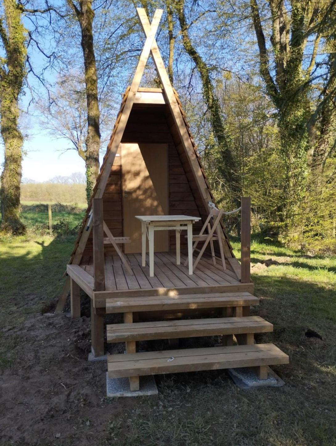 Camping Le Val Aux Fees - Broceliande Concoret Esterno foto