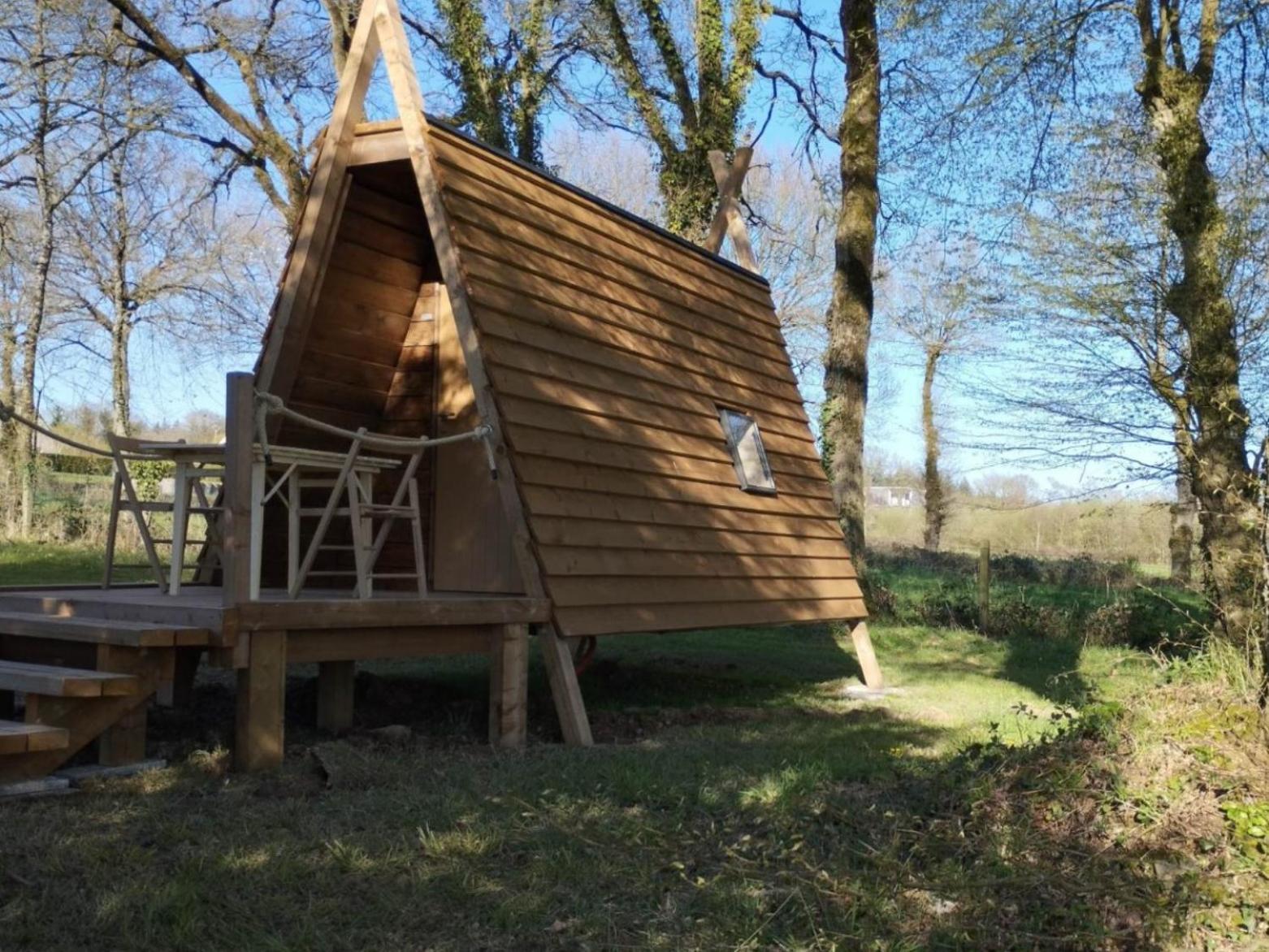 Camping Le Val Aux Fees - Broceliande Concoret Esterno foto