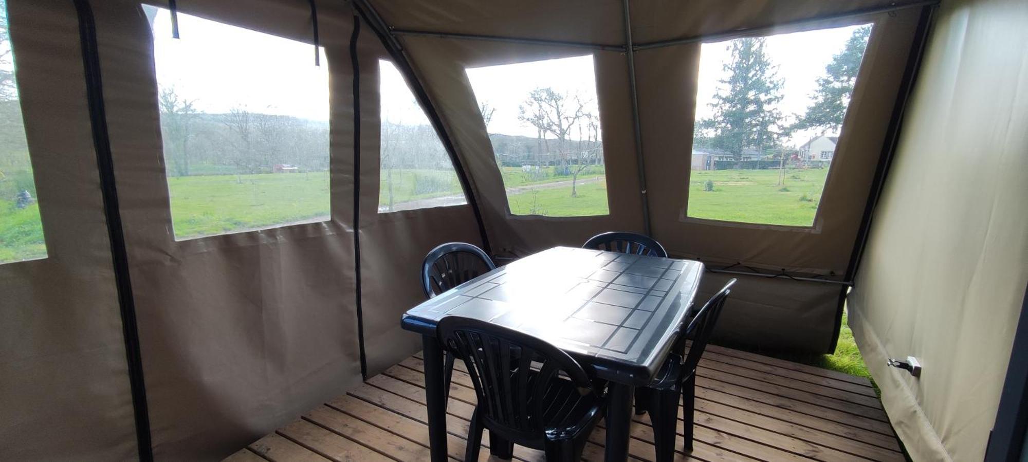 Camping Le Val Aux Fees - Broceliande Concoret Esterno foto