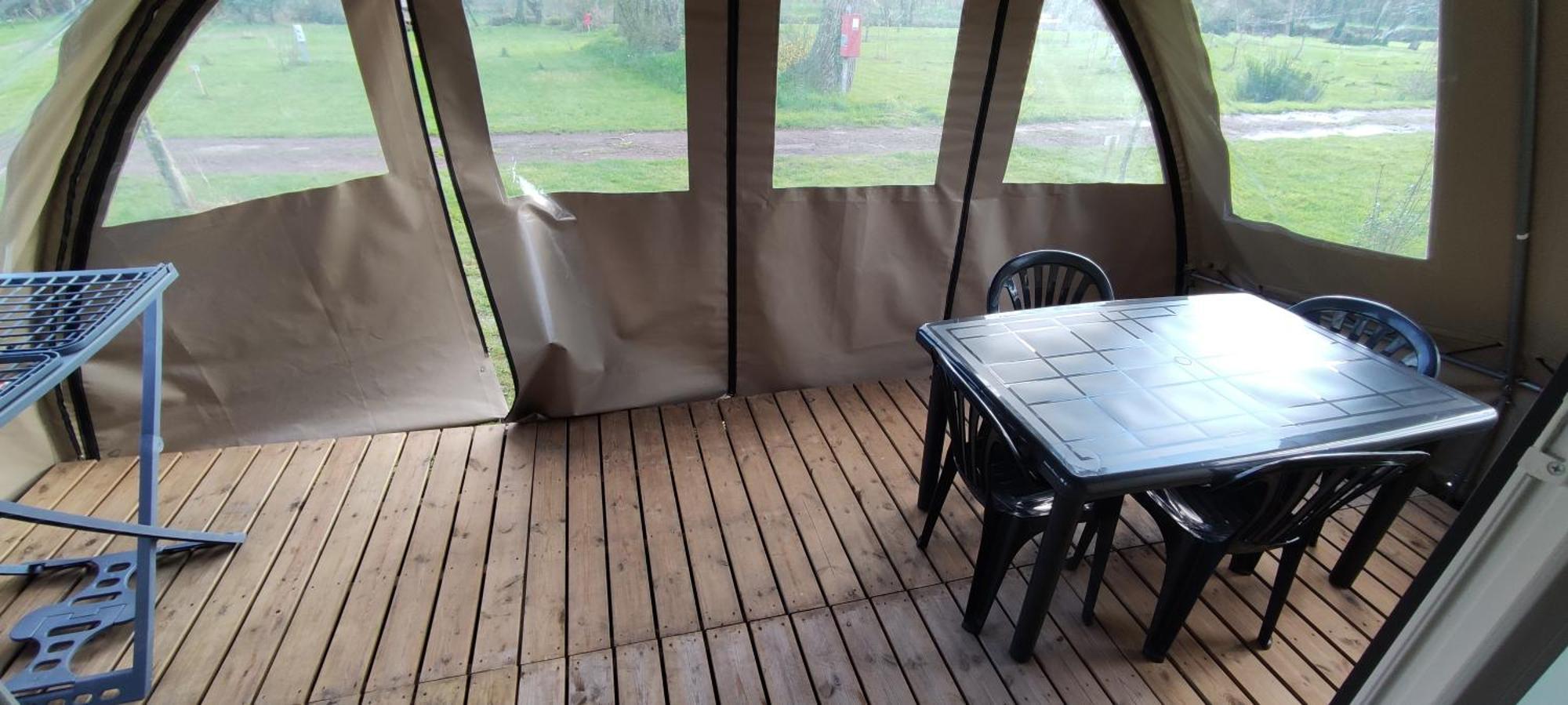 Camping Le Val Aux Fees - Broceliande Concoret Esterno foto