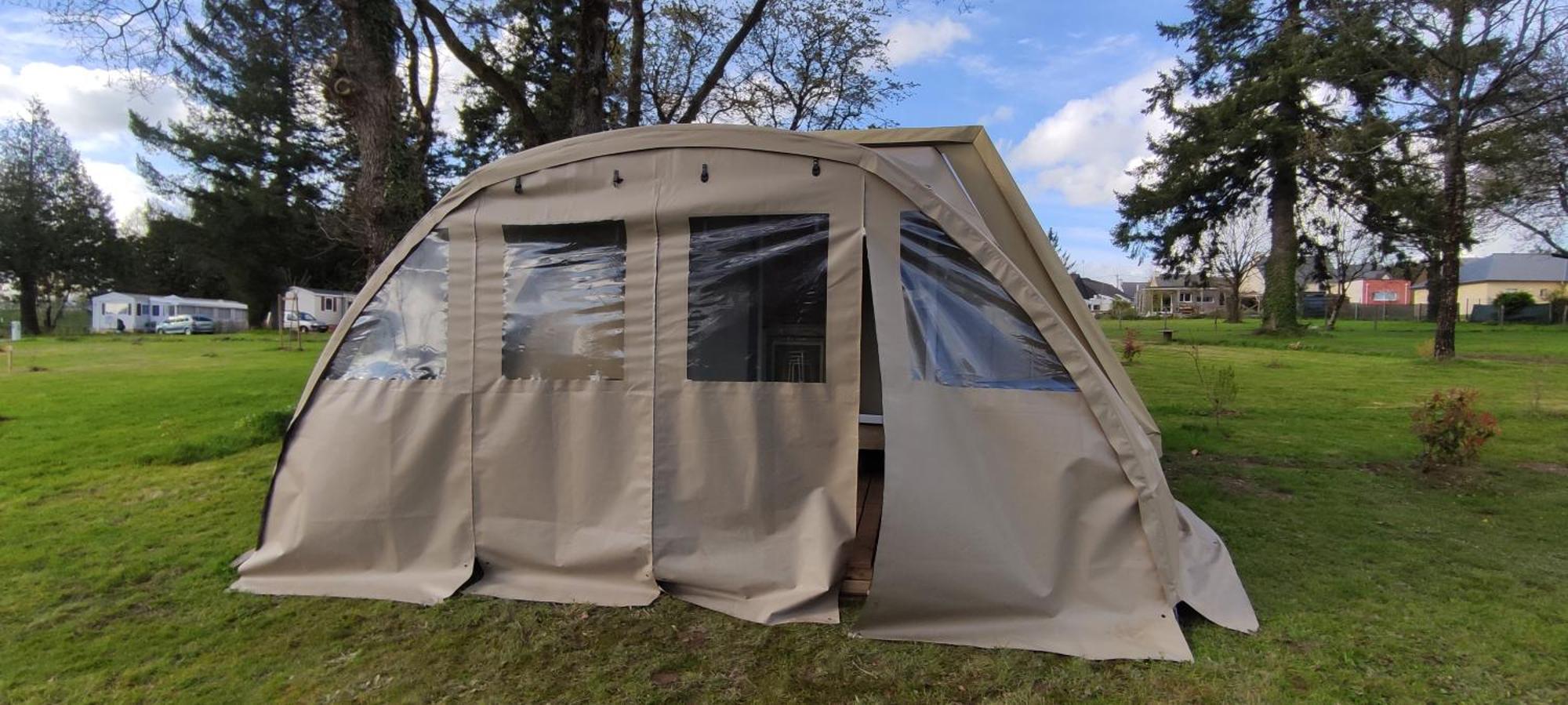 Camping Le Val Aux Fees - Broceliande Concoret Esterno foto