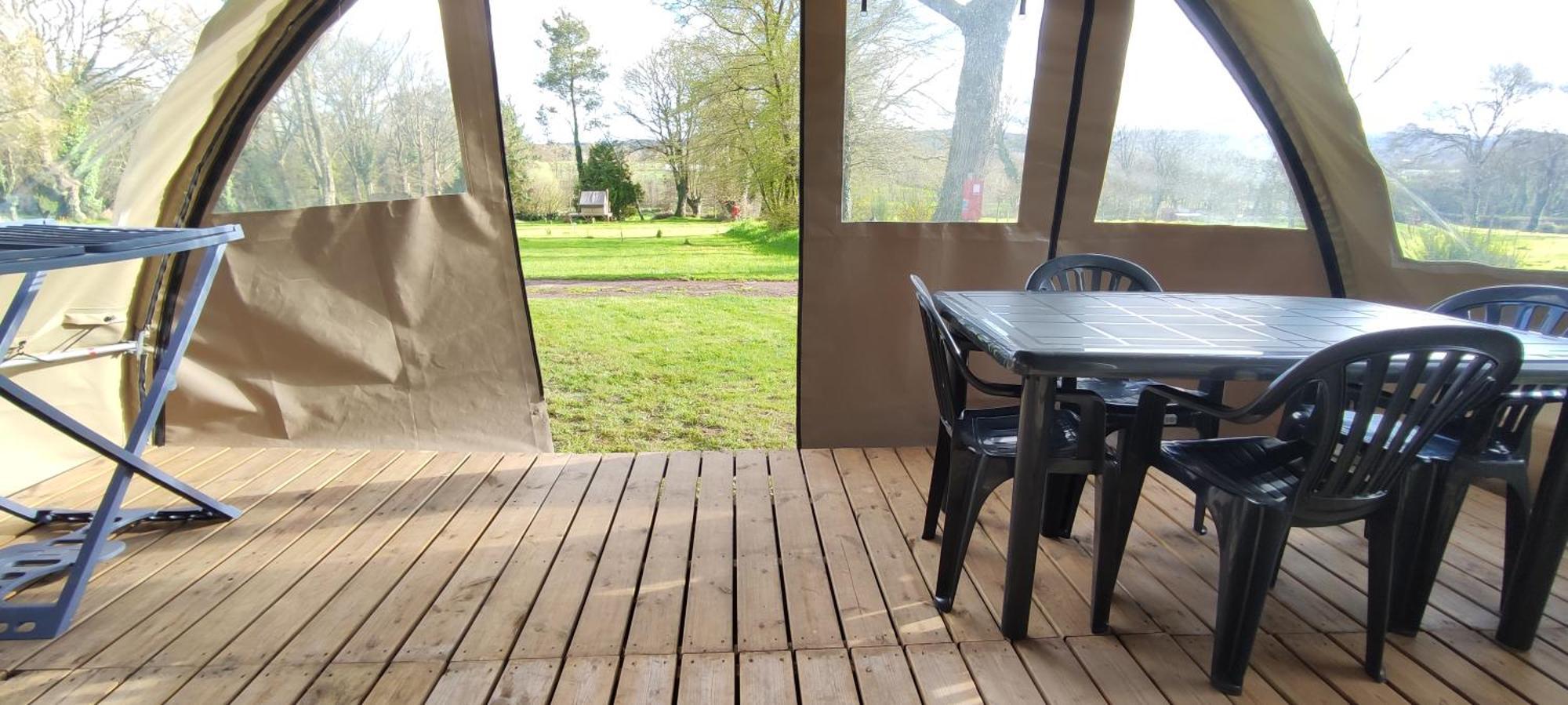 Camping Le Val Aux Fees - Broceliande Concoret Esterno foto