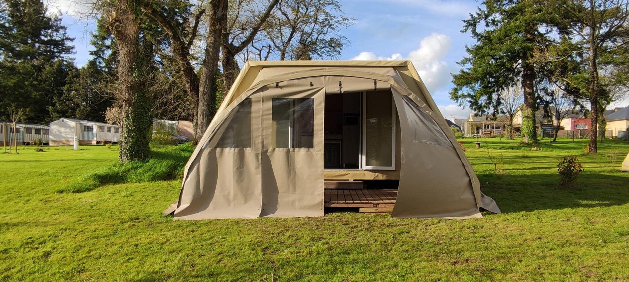 Camping Le Val Aux Fees - Broceliande Concoret Esterno foto