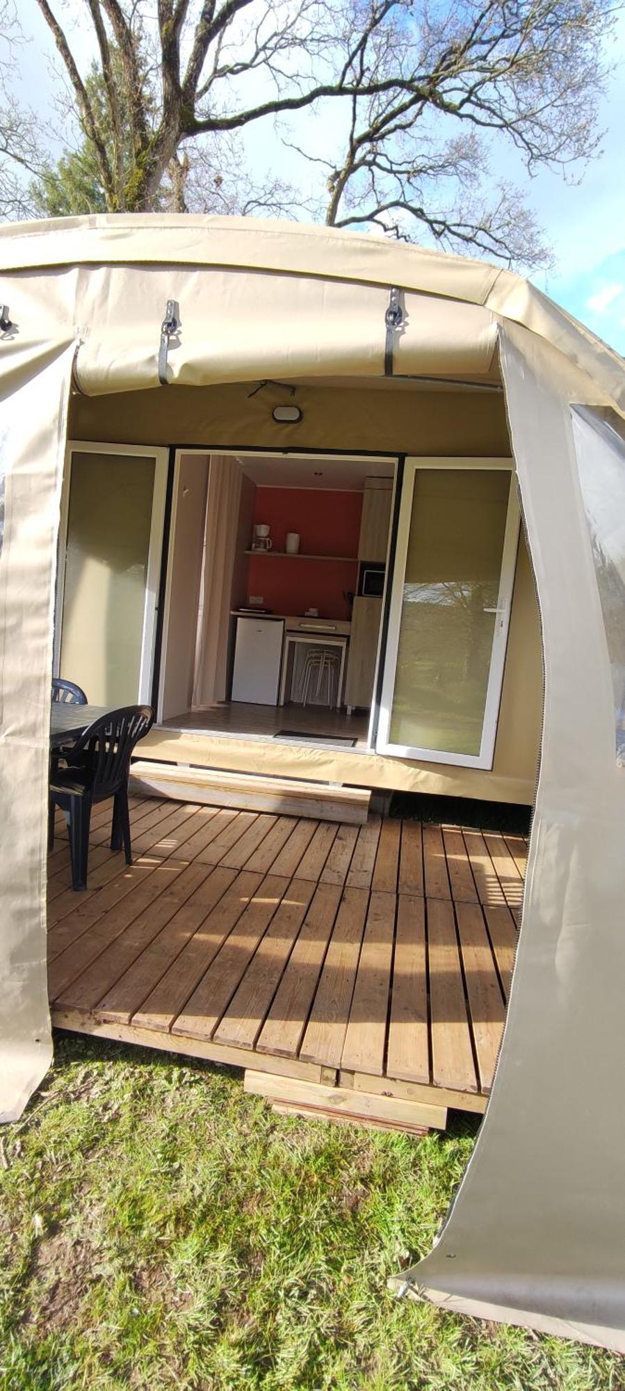 Camping Le Val Aux Fees - Broceliande Concoret Esterno foto