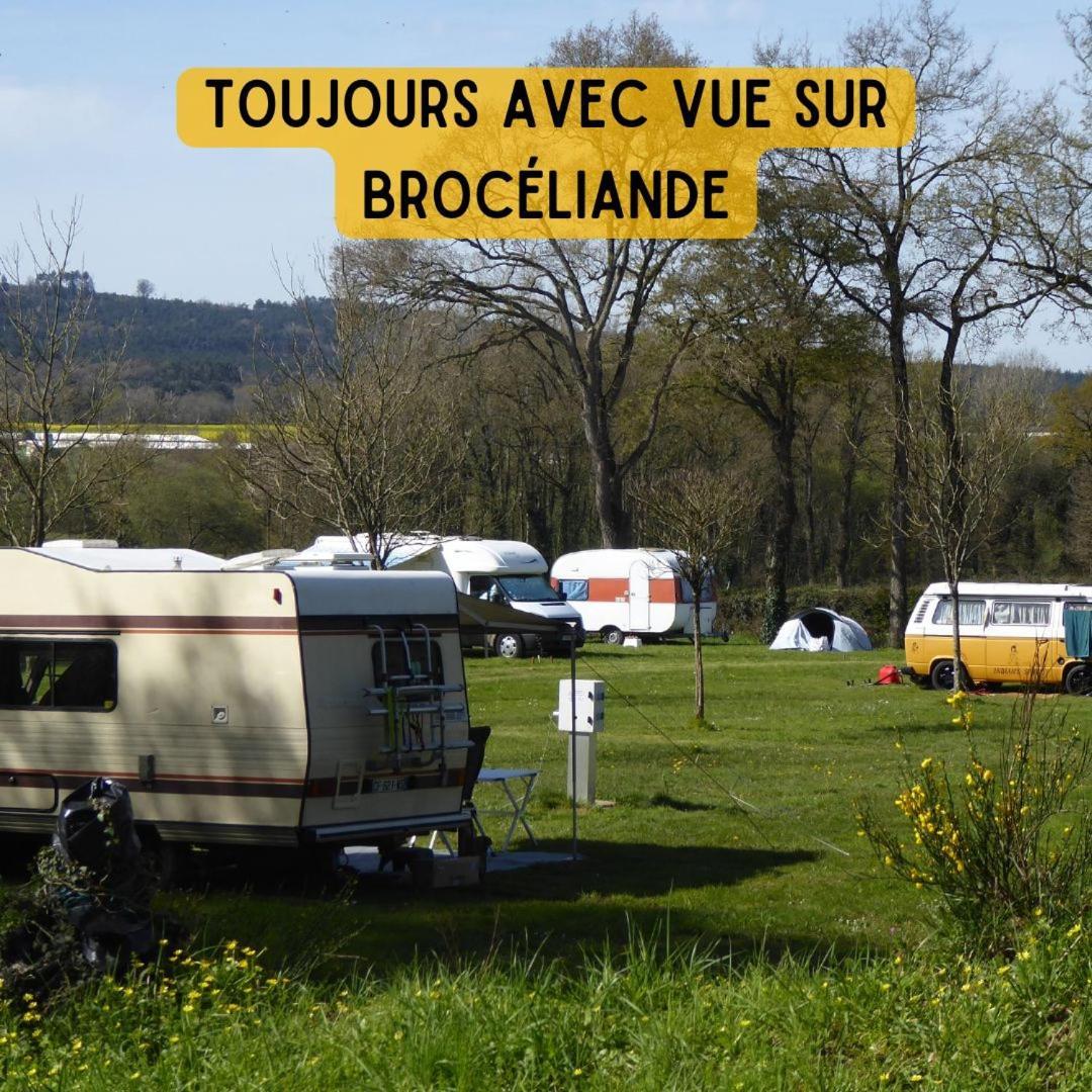 Camping Le Val Aux Fees - Broceliande Concoret Esterno foto