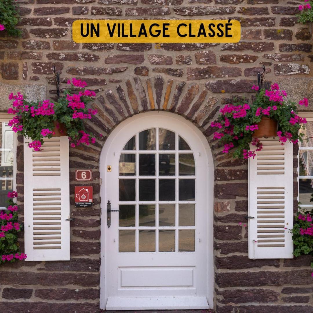 Camping Le Val Aux Fees - Broceliande Concoret Esterno foto