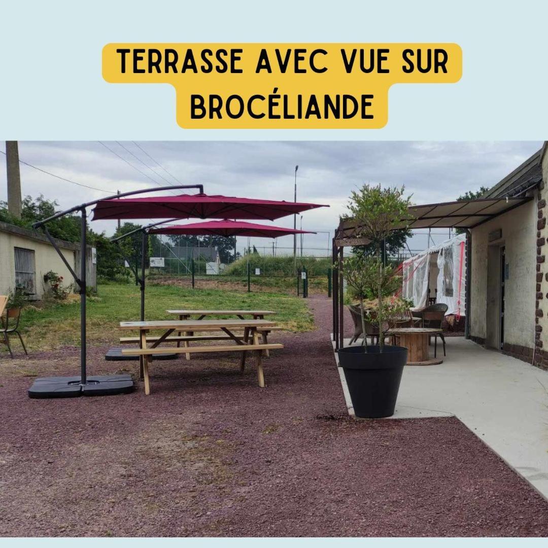 Camping Le Val Aux Fees - Broceliande Concoret Esterno foto