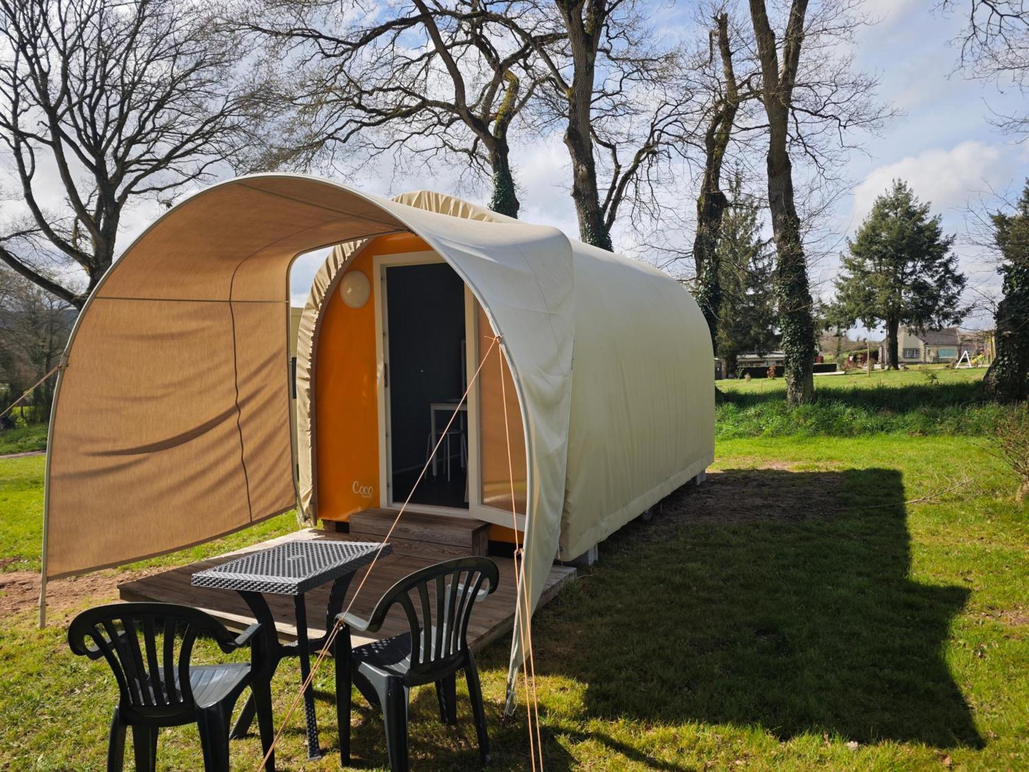 Camping Le Val Aux Fees - Broceliande Concoret Esterno foto