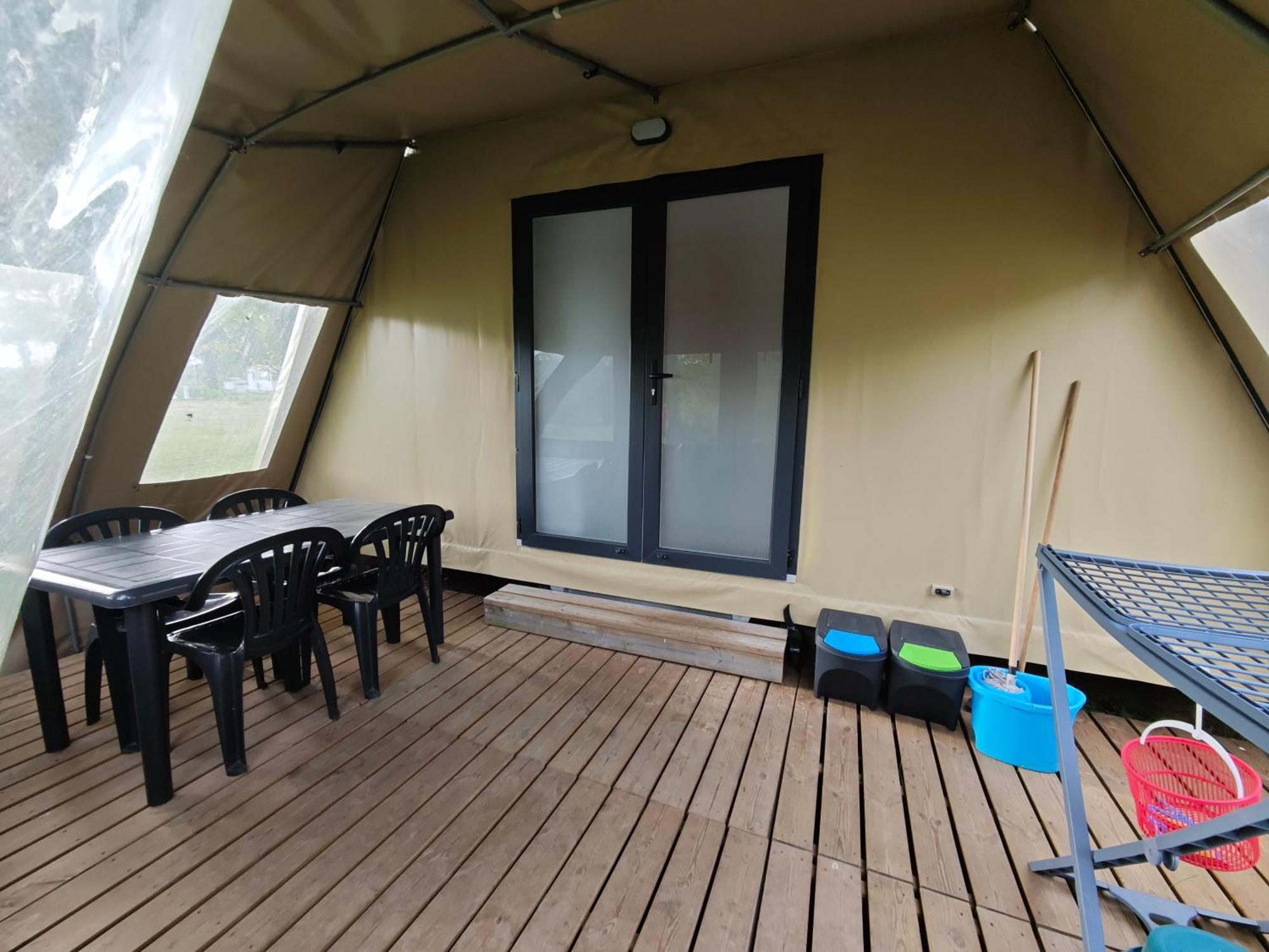 Camping Le Val Aux Fees - Broceliande Concoret Esterno foto